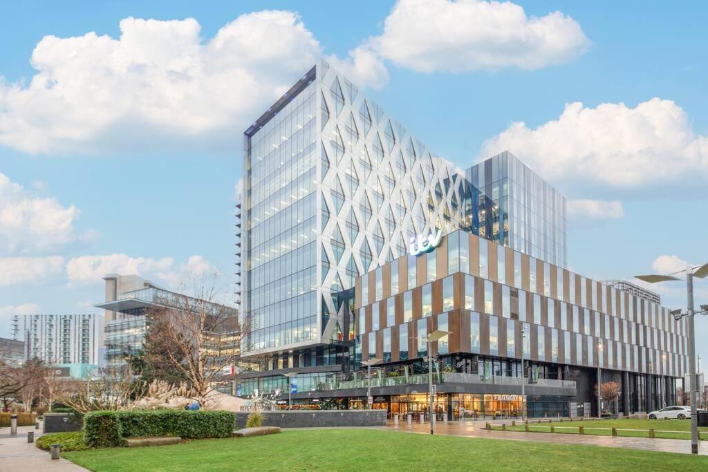 Stylish Mediacity 2Bed, Sleeps 6, Amazing Views Manchester Ngoại thất bức ảnh