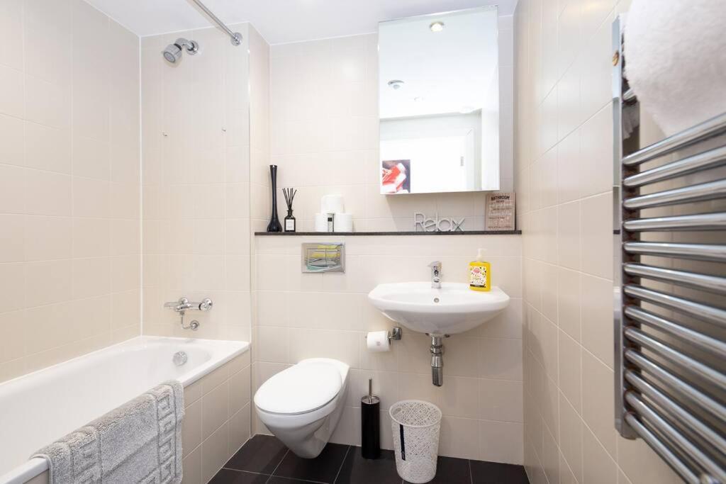 Stylish Mediacity 2Bed, Sleeps 6, Amazing Views Manchester Ngoại thất bức ảnh