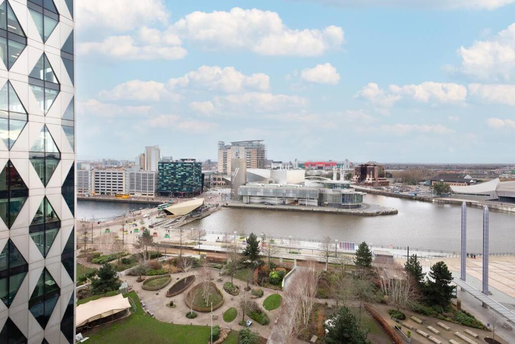 Stylish Mediacity 2Bed, Sleeps 6, Amazing Views Manchester Ngoại thất bức ảnh