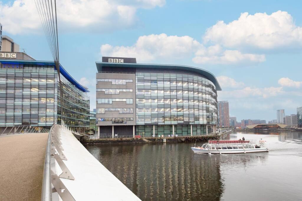 Stylish Mediacity 2Bed, Sleeps 6, Amazing Views Manchester Ngoại thất bức ảnh