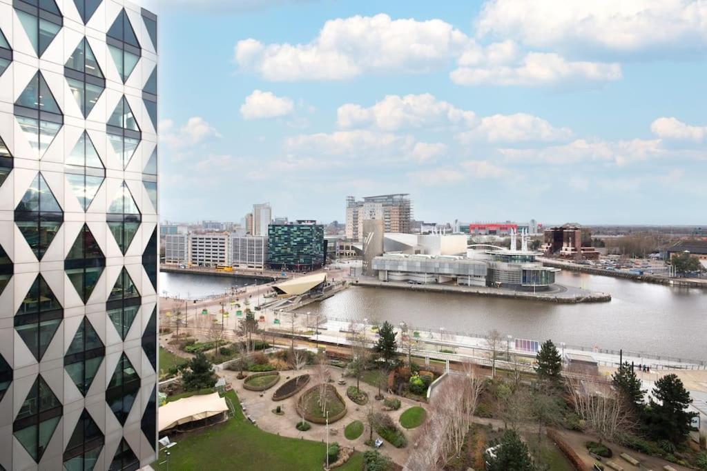 Stylish Mediacity 2Bed, Sleeps 6, Amazing Views Manchester Ngoại thất bức ảnh