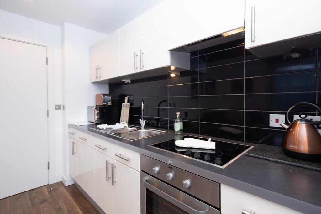 Stylish Mediacity 2Bed, Sleeps 6, Amazing Views Manchester Ngoại thất bức ảnh