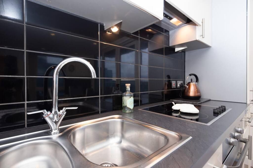 Stylish Mediacity 2Bed, Sleeps 6, Amazing Views Manchester Ngoại thất bức ảnh