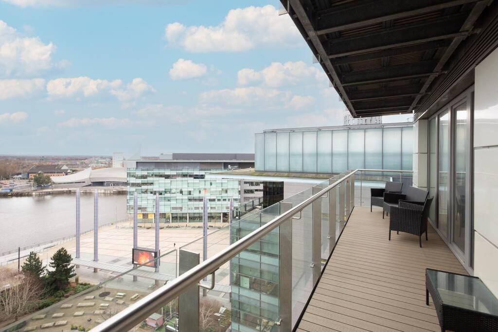 Stylish Mediacity 2Bed, Sleeps 6, Amazing Views Manchester Ngoại thất bức ảnh