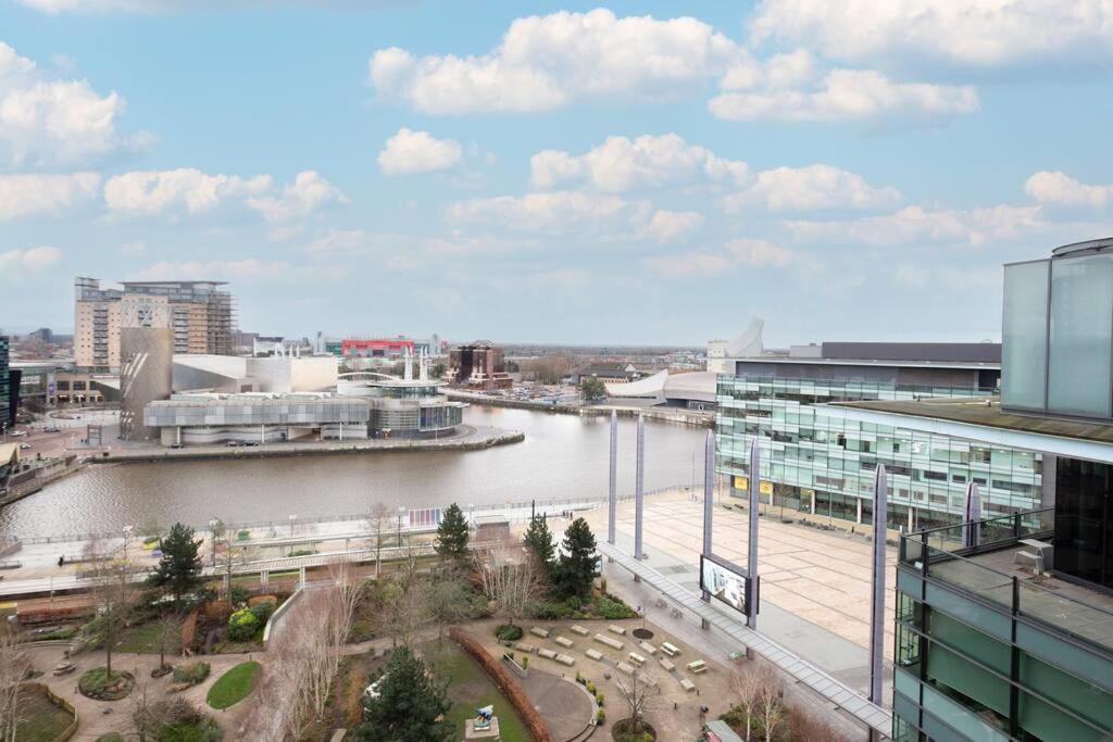 Stylish Mediacity 2Bed, Sleeps 6, Amazing Views Manchester Ngoại thất bức ảnh