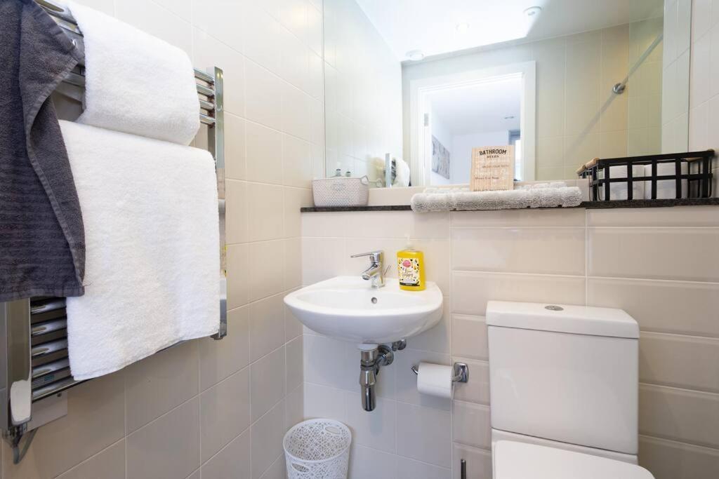 Stylish Mediacity 2Bed, Sleeps 6, Amazing Views Manchester Ngoại thất bức ảnh