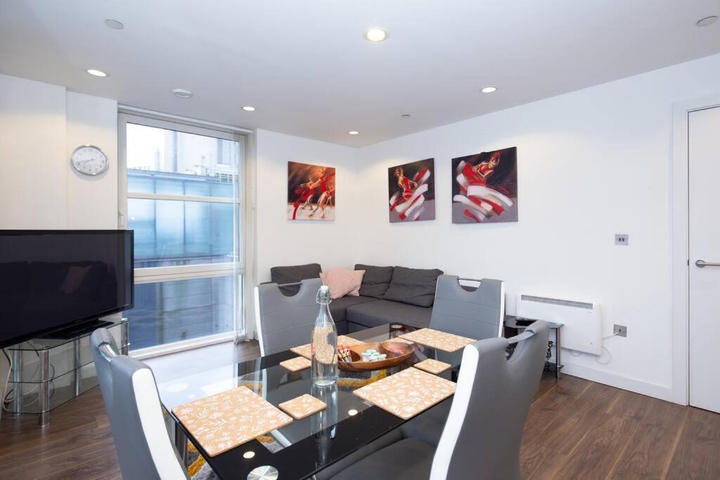 Stylish Mediacity 2Bed, Sleeps 6, Amazing Views Manchester Ngoại thất bức ảnh